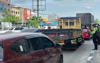 Antisipasi Kemacetan, Personel Ditlantas Polda Riau Siaga di Titik Padat Kendaraan